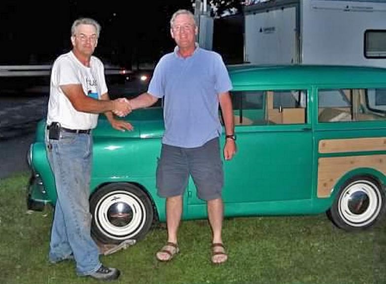 WInner of the Crosley had all ready went home to NJ but came back with a roll back when he was called and picked up his new Crosley.jpg